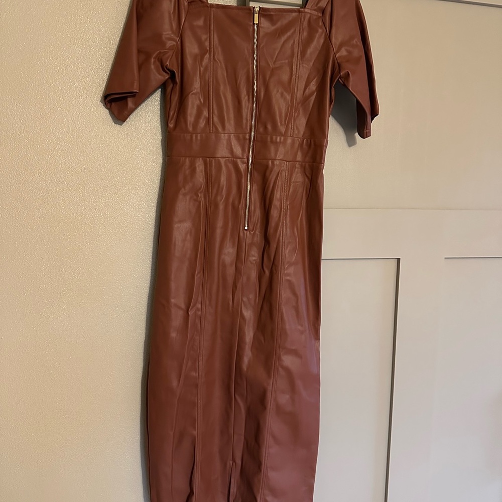 Ivy City Co Lindsay Dress - Picture 3 of 4